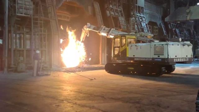 Машина для разрушения футеровки конвертера удаляет стальной шлак из устья конвертера-INNOVAKE LB140