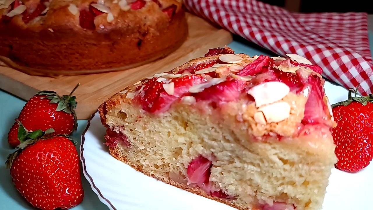 📌 Клубничный пирог на сметане - простой летний пирог с клубникой