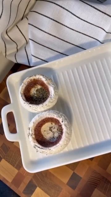 Шампиньоны с начинкой🥰