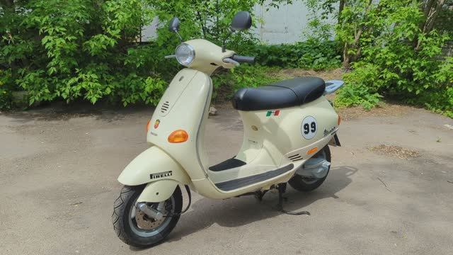 Скутер Vespa ET2 (капсула времени)