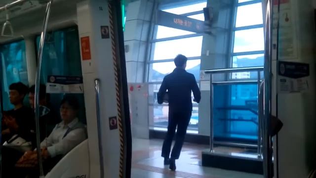 На работу в Корею - 2 (осень). 2 серия. В метро.