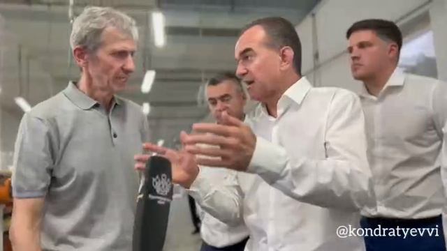 Кондратьев осмотрел производство пластиковых панелей в Ленинградском округе