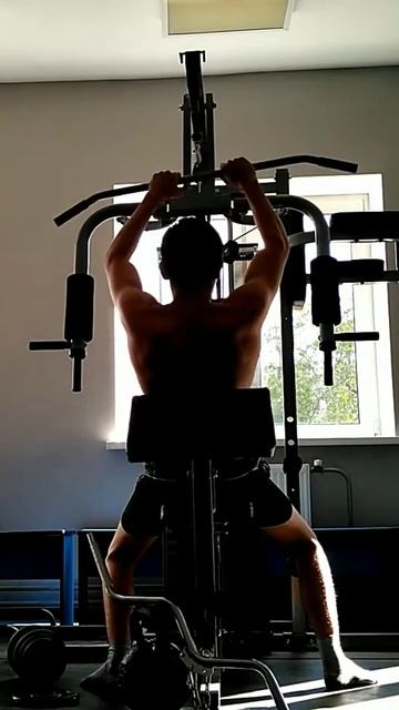 One arm Lat pull down