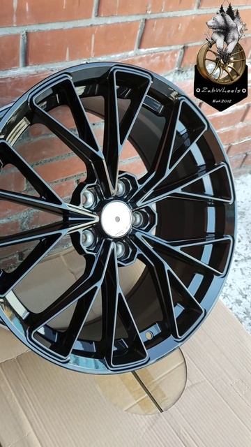 R18 8.5 et38 5x114.3 B