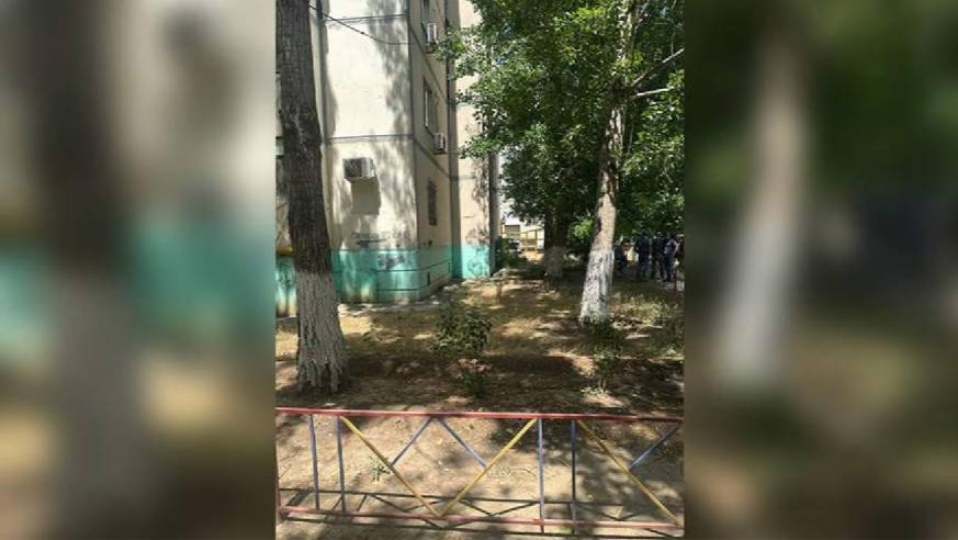 Пятилетняя девочка погибла при падении с девятого этажа в Астрахани