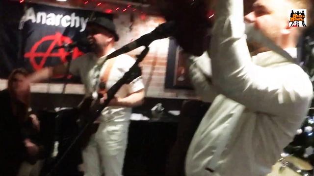 skinhead street punk команда ДОСКА ПОЧЁТА в баре БУЛЬДОГ