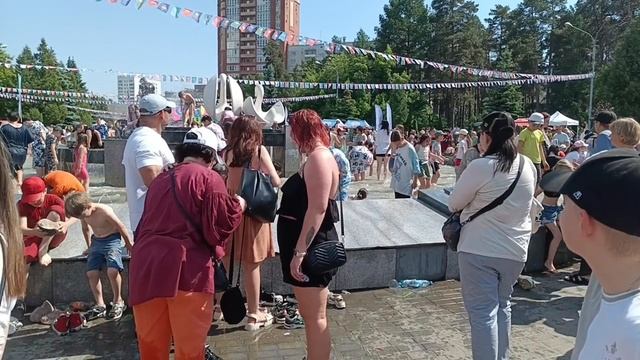 ВЛОГ:Это был мой день🥳💐💫/Попали на пенную вечеринку👍🏻👍🏻/Муж отвез нас в деревню🏠