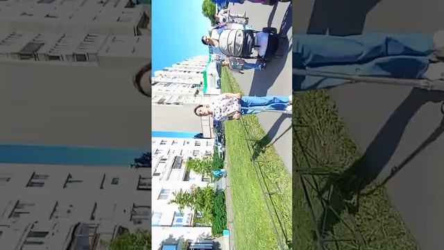 гулянки на улице и заметили двух легенд