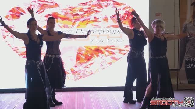Выступление Sauria Sisters на Fashion Forum в центре RASKROI SPACE