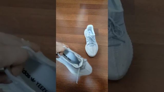 Купил Yeezy 350 V2 за 5000 рублей