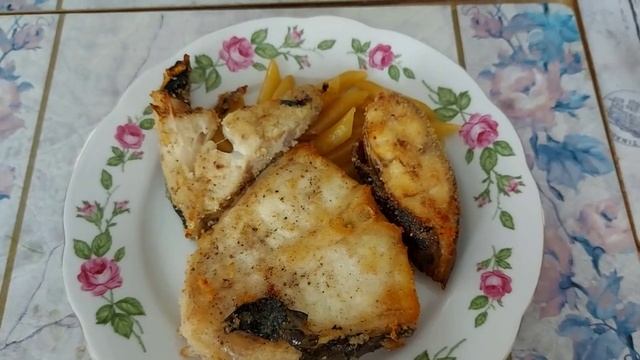 На обед кусочек рыбки.