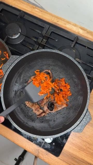 ТОМЛЁНАЯ ГОВЯДИНА С ЧЕРНОСЛИВОМ . #mealplans #рецепты #instagram #рецепт #insta #mealprepdaily #good
