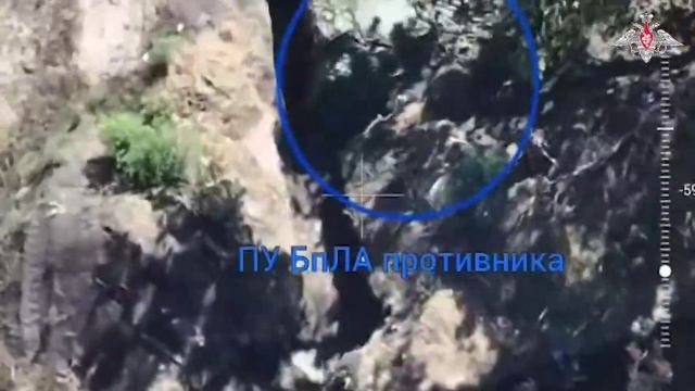 Операторы БПЛА группировки "Восток" уничтожили "Бабу-Ягу" и обнаружили пункт управления  БПЛА ВСУ.