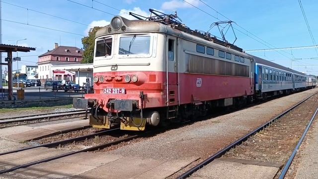 Отправление экспресса Рожмберк со станции