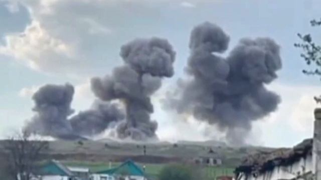 А это уже обстановка на позициях ВСУ в Днепропетровской области, по которым эти бомбы прилетели…