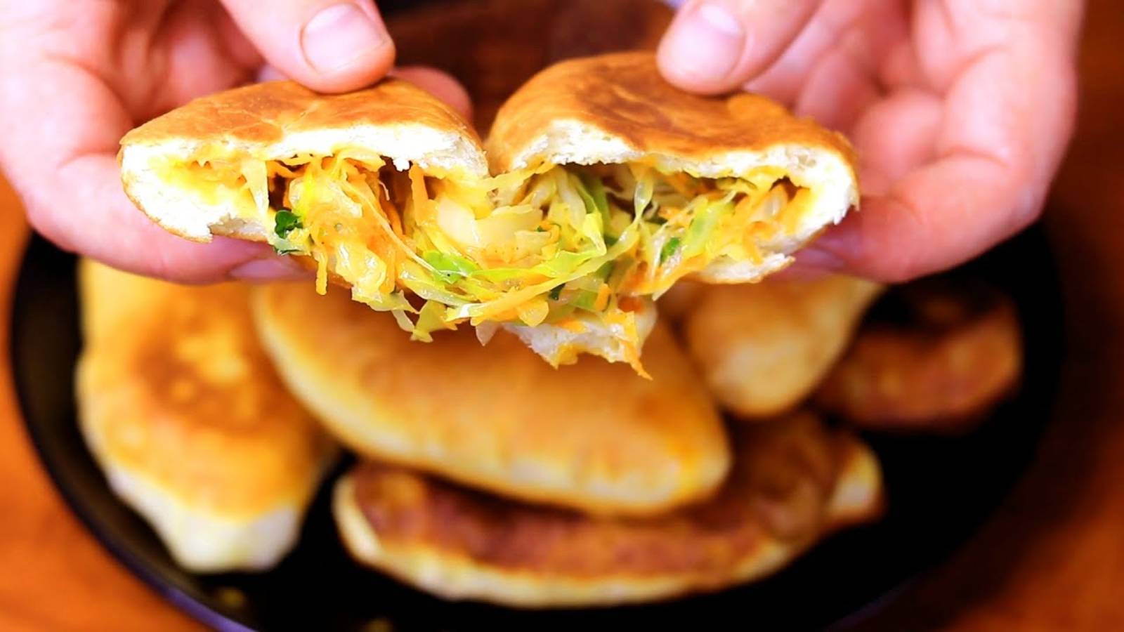 ВКУСНЫЕ ПИРОЖКИ С КАПУСТОЙ НА КЕФИРЕ БЕЗ ДРОЖЖЕЙ! ПОЛУЧАЮТСЯ ВСЕГДА!