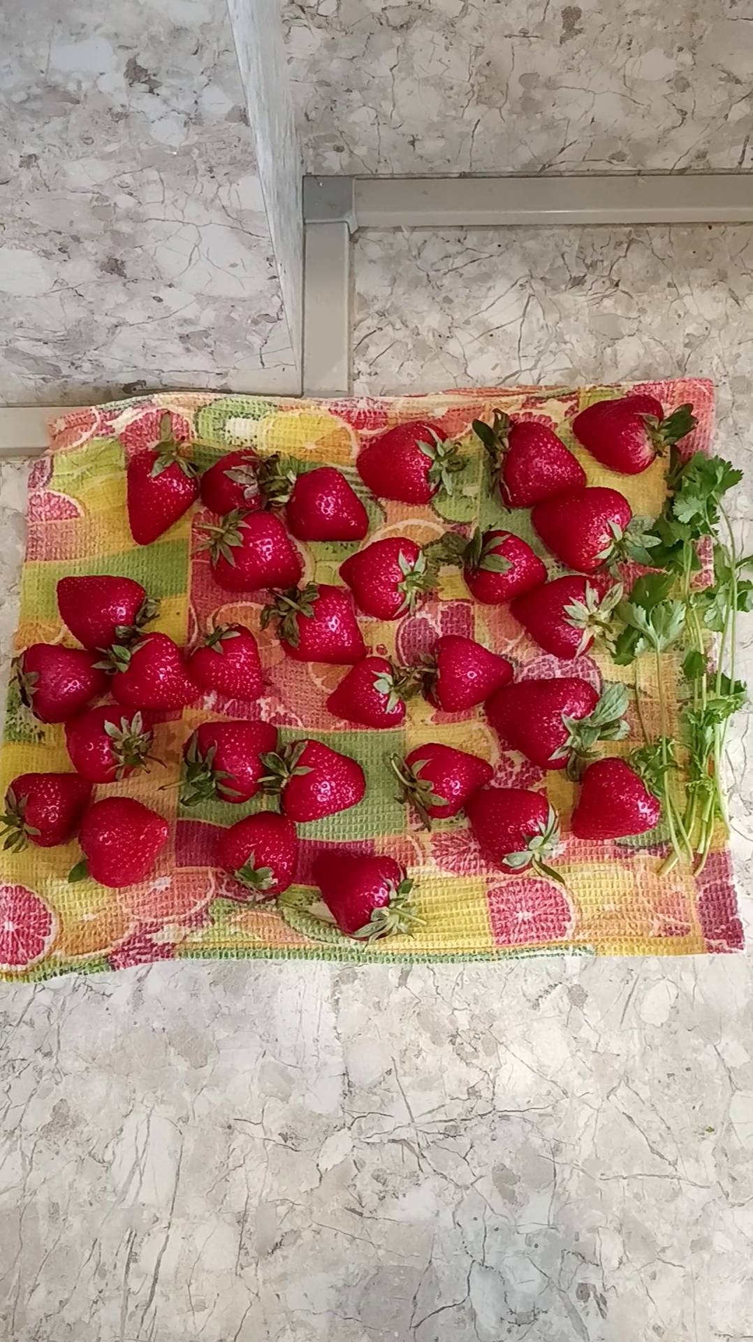 Быстрая Клубничная Фантазия — Идеальная Композиция Всего За 5 Минут! 🍓🍰