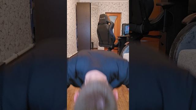 Тренировка. 3 подхода по 50 отжиманий. 150 отжиманий.