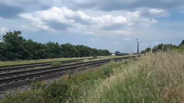 ТЭП70-0156  с поездом интерсити №675К Киев - Херсон на подходе в Николаев