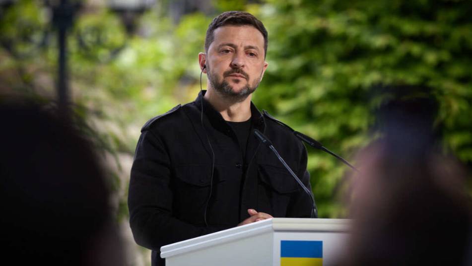 Захарова указала на пренебрежительное отношение Зеленского к украинцам