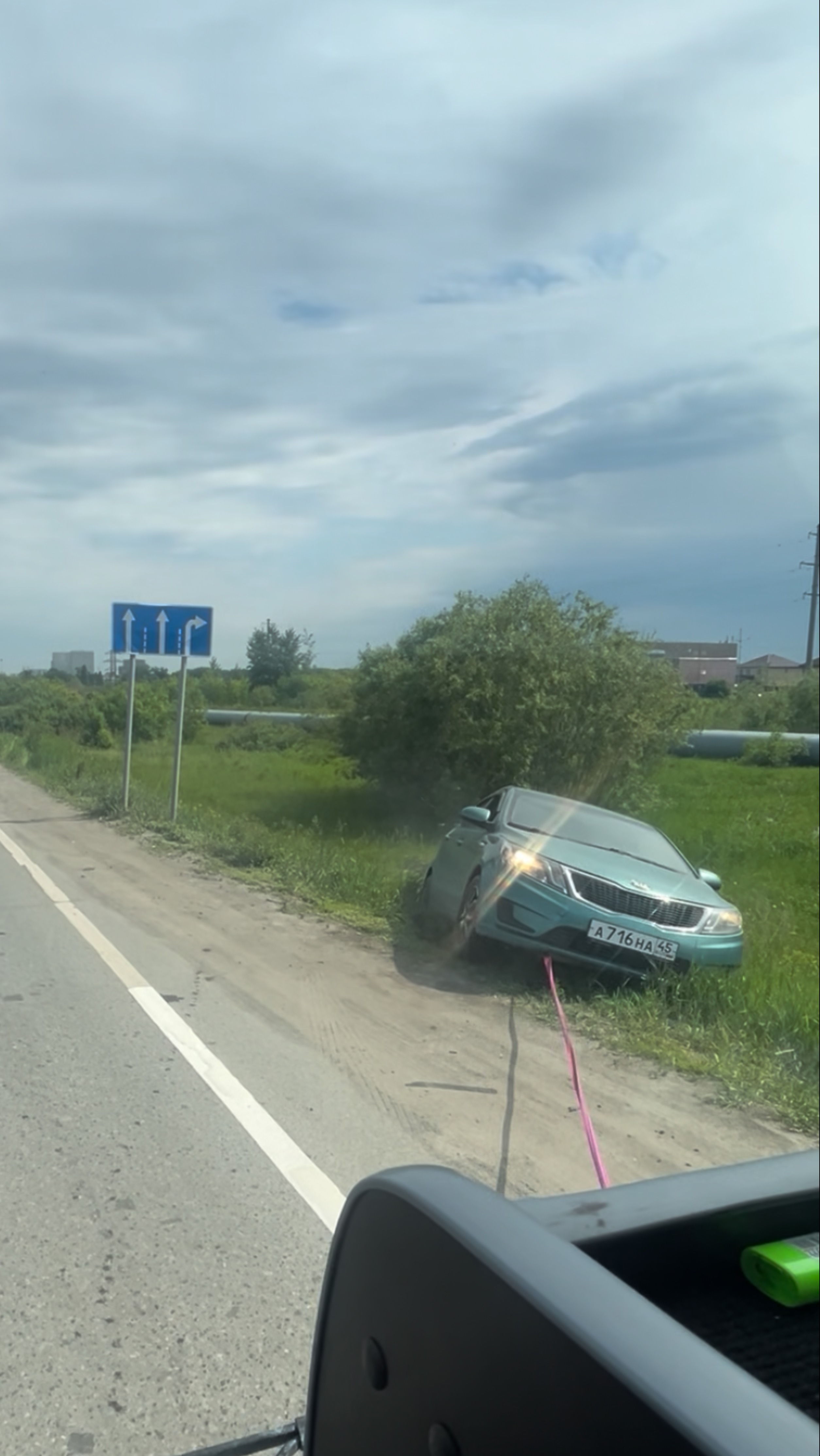 Вытащил Kia Rio из кювета| подрезали улетел