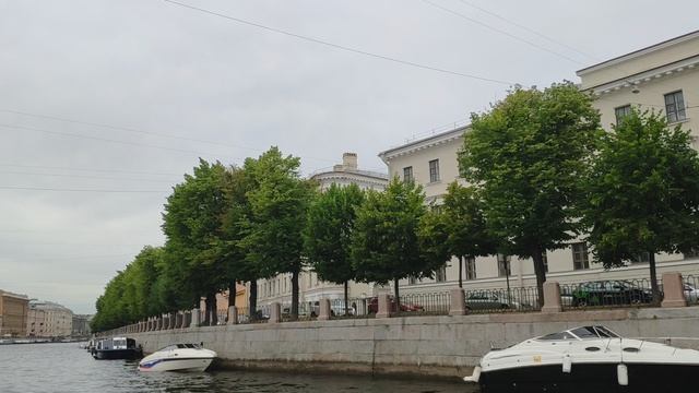 Питер ,Аничков дворец с воды