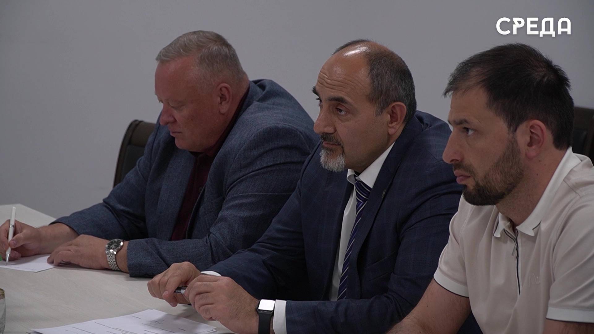 В Каспийске министр образования провёл приём граждан