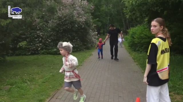 ВСЕ БЕГУТ, БЕГУТ, БЕГУТ...