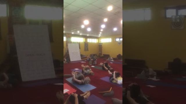 Занятие английским языком методом мантра йоги.Юлия Да