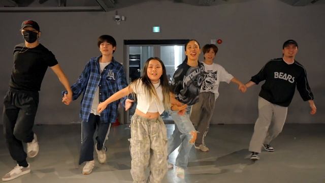 Jung Kook - Standing Next to You  Lia Kim Choreography (2)