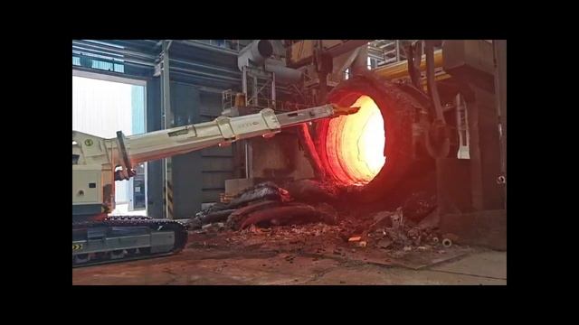 Машины ломки футеровки сталеразливочных ковшей