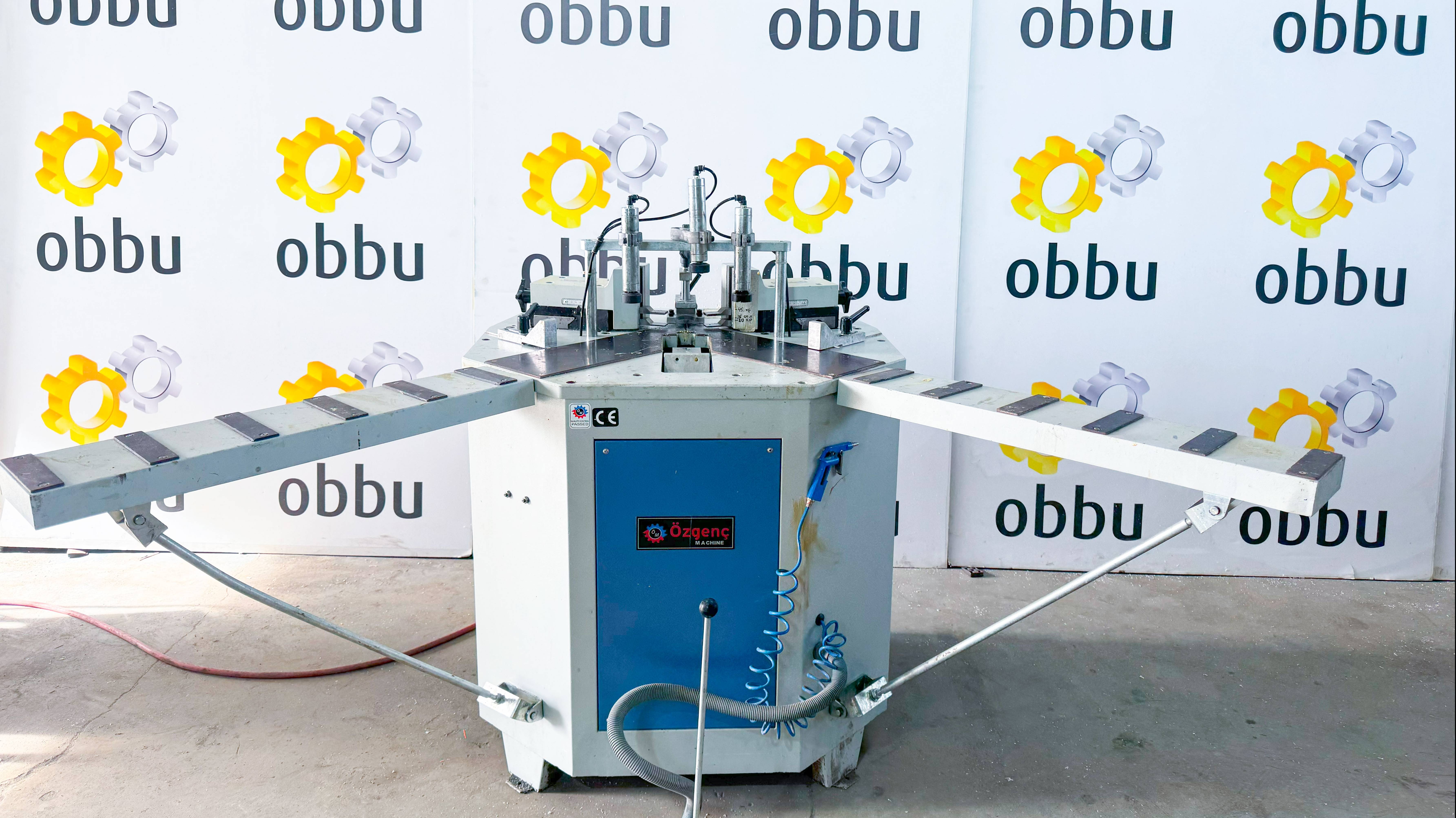 OZGENC OMRM 136 Углообжимной пресс для алюминиевых окон — OBBU.RU