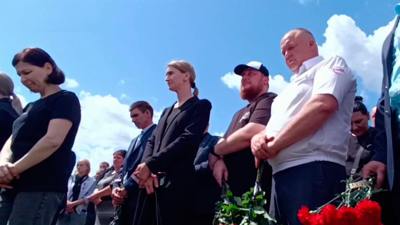 В Брянской области простились с погибшим при теракте машинистом Павлом Мишиным