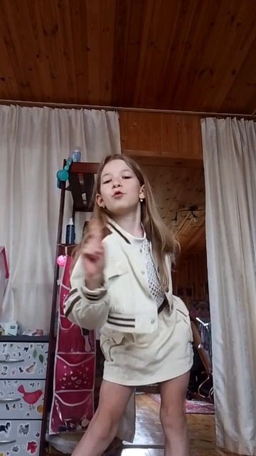 Тренд под песню ВикиШоу "Плаки плаки"