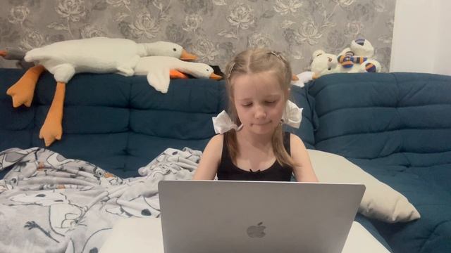 Пытаюсь не спалиться,что не работаю и не впервые вижу эту программу,но знаки будут .