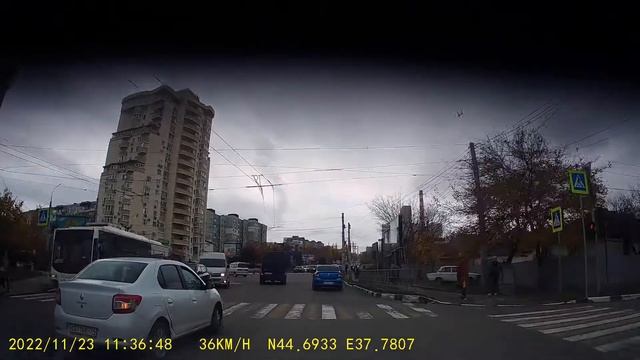 Новороссийск. Нарушение ПДД 2022-11-23_06-36-50
