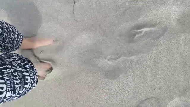 Где так "поют" пески?