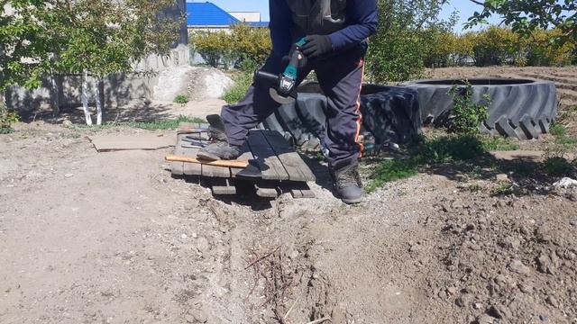 Наточил болгаркой Striker все ножи и топор