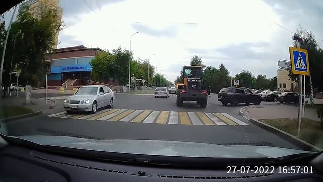 Е779РХ102 и 023ABB14. 27.07. Астаны-Кривенко. Обгон на перекрест?