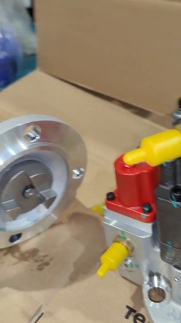 3090942 Топливный насос (pump-fuel) применяется на двигателях Cummins (Камминс, Камминз) M11, QSM11,