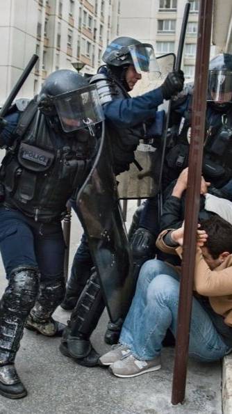 - A Paris, il est venu à lusage de la police