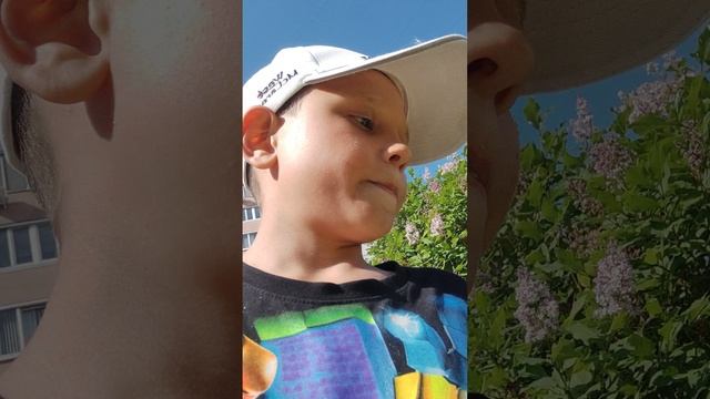 на улице и снимаю ролик