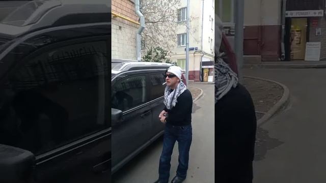 Кто остановит "инвалида", который ломает шлагбаумы в М?
