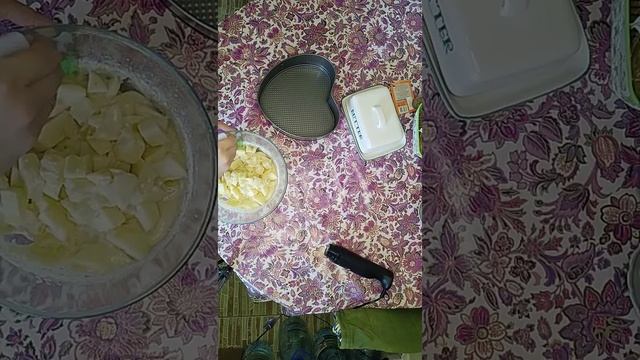 Шарлотка с яблоками