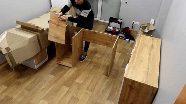 Монтаж письмового столу ЗЛАТА ВМК БРВ Україна для дит?