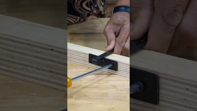 Торцевой упор для дисковой пилы