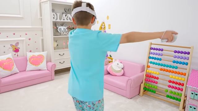 Диана и Рома Диана учит Рому, как сохранить зрение
