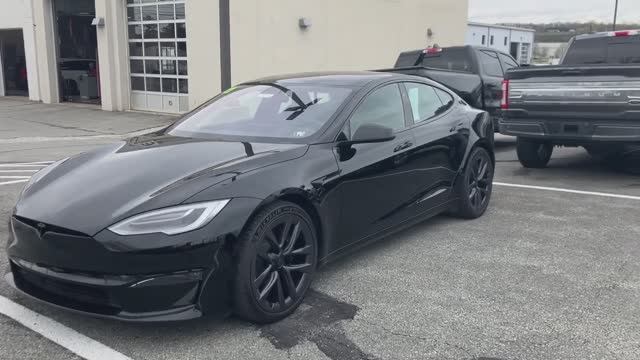 Tesla Model S Plaid_ 1 019 л.с. 2,1 секунды