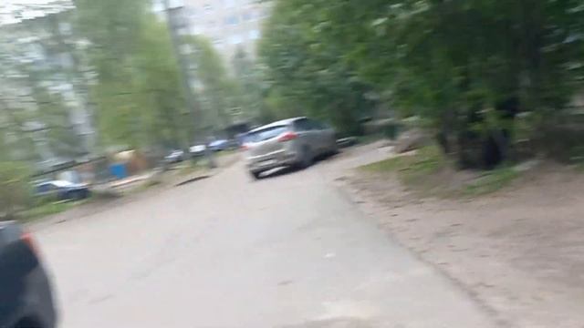 30/5 25 ВЫВЕЛИ НА ЭМОЦИИ. ПОБОЛТАТЬ НЕ ПОЛУЧИЛОСЬ. ТРЁТ И ЖМЁТ. ЛУЧШЕ БЕЗ ЗУБОВ. ДЕНЬГИ НА ВЕТЕР.