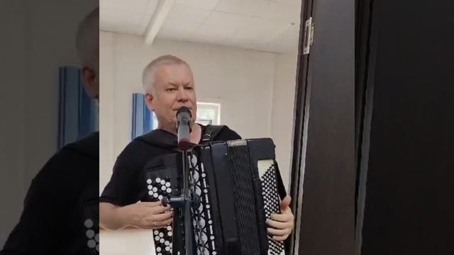 Мне мама тихо говорила.